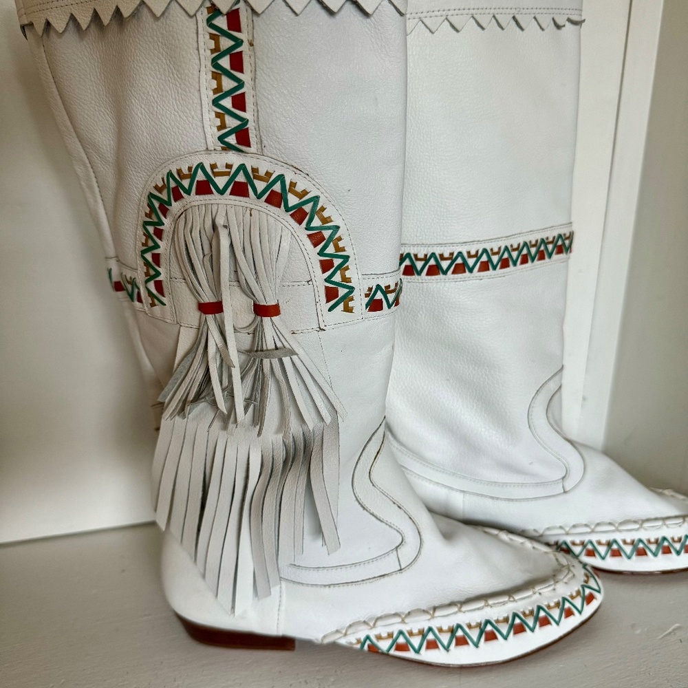 L.J. Simone Women's Leather Moccasin Boots 9 M Southwest White Made in Brazil